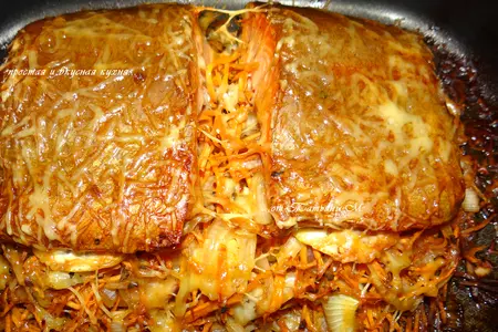 Форель, запеченная на морковно-луковой подушке: шаг 8