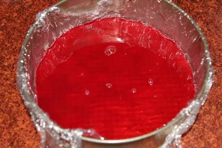 Рождественский торт с орехами и клюквенным желе: шаг 5