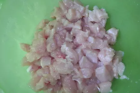 Мясной рулет с разноцветным рисом: шаг 1