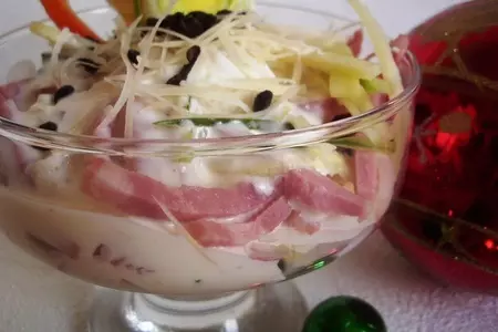 Салат-коктейль с  чечевицей, ветчиной и кальмарами: шаг 4