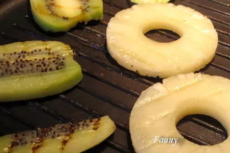 Цыпленок в кокосовом маринаде с сальсой из ананаса и киви: шаг 4