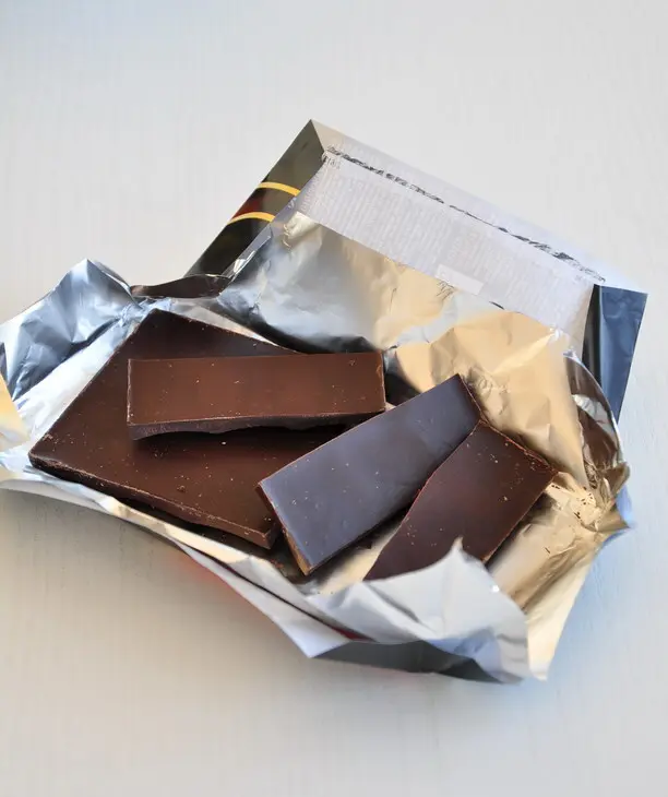 Конфеты "toffifee" с клюквой и фундуком приготовленные руками ребенка: шаг 9