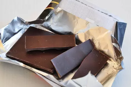 Конфеты "toffifee" с клюквой и фундуком приготовленные руками ребенка: шаг 9