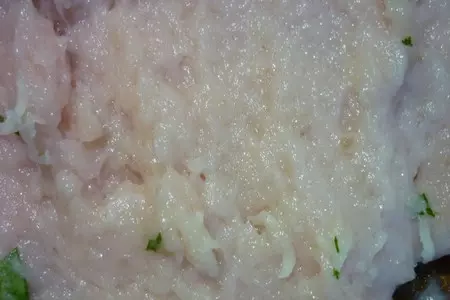 Шампиньоны с сырным кремом и шапочкой из куриной грудки: шаг 1