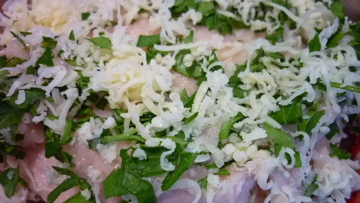 Шампиньоны с сырным кремом и шапочкой из куриной грудки: шаг 2