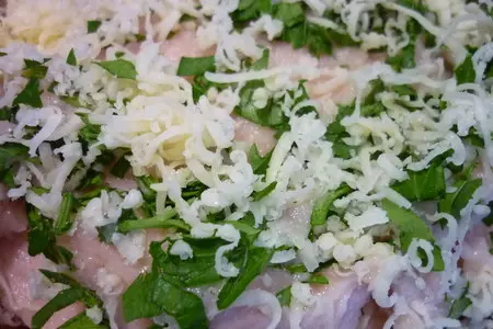Шампиньоны с сырным кремом и шапочкой из куриной грудки: шаг 2