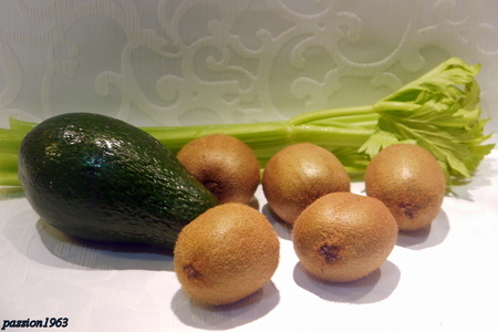 Смузи с киви и авокадо „малахит“: шаг 1