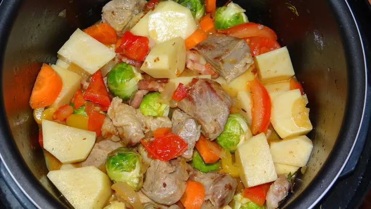 Свинина с овощами пикантная с дымком: шаг 5