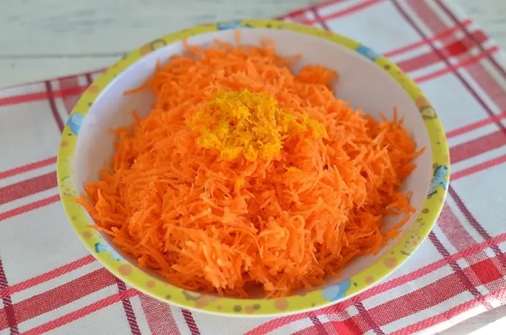 Морковный пирог с лимонным кремом: шаг 1