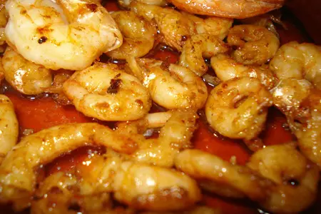 Салат с жаренными креветками, рукколой и пармезаном: шаг 1