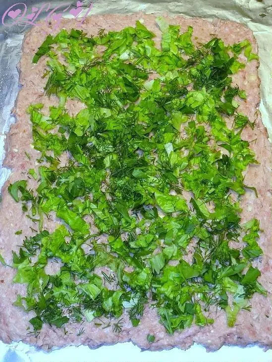 Мясной рулет с начинкой из макарон: шаг 7