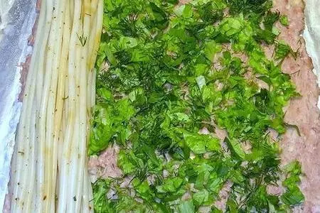 Мясной рулет с начинкой из макарон: шаг 8