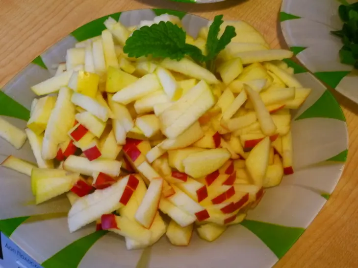 Закусочный селедочный салат: шаг 4