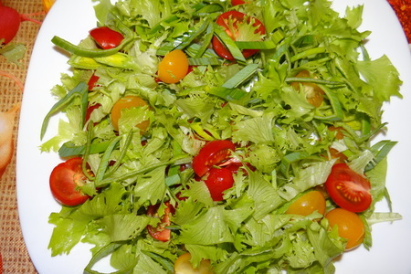 Лёгкий салат с тунцом, овощами и пикантной заправкой: шаг 1