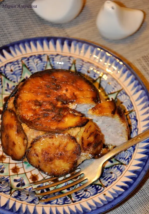Шарлотка мясная с баклажанами: шаг 7