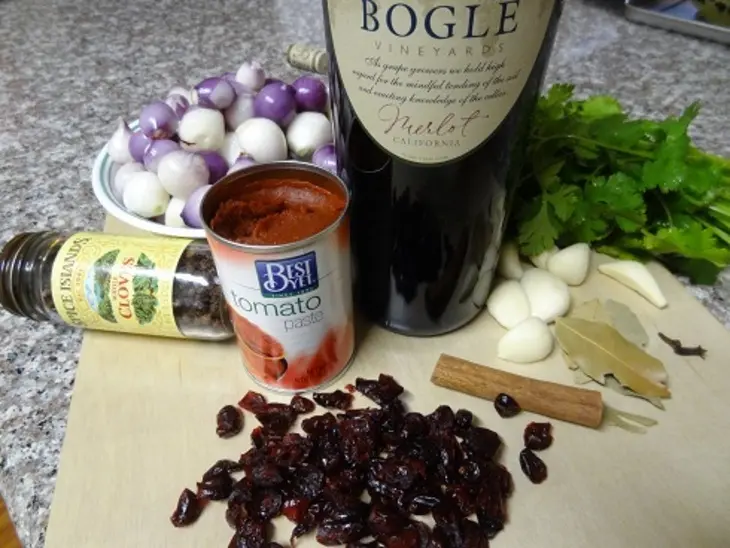 Мясо с луком и вином: шаг 2