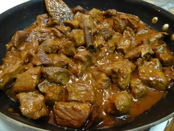 Мясо с луком и вином: шаг 5