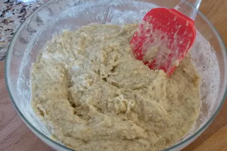 Постный пирог со сливами: шаг 3