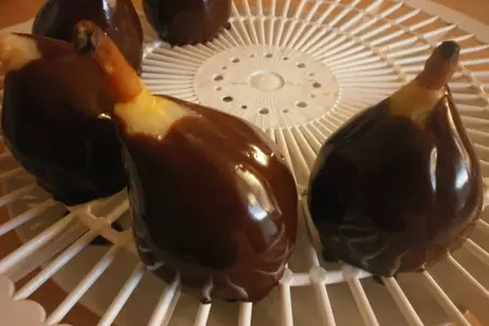 Мягкий шоколадный торт без муки с грушами: шаг 5