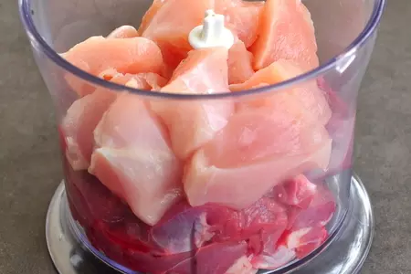 Утка по - царски, фаршированная блинами и клюквой: шаг 7