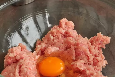 Утка по - царски, фаршированная блинами и клюквой: шаг 8