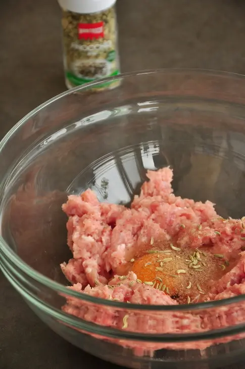 Утка по - царски, фаршированная блинами и клюквой: шаг 9