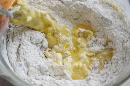 Булочки с ржаной мукой и ежевичным джемом.: шаг 2