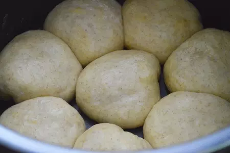 Булочки с ржаной мукой и ежевичным джемом.: шаг 4
