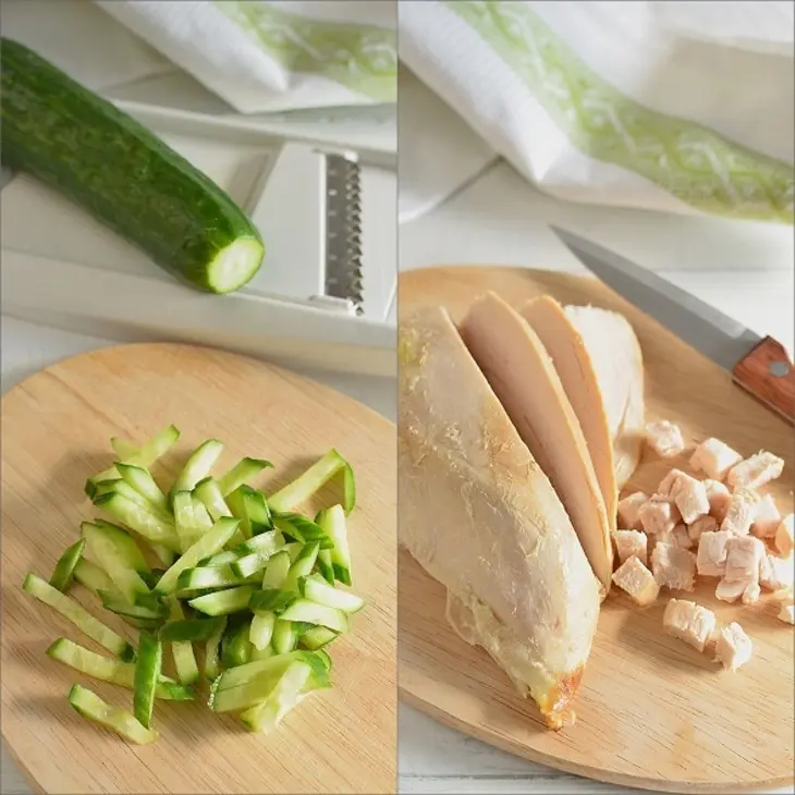 Салат с фасолью и копченой курицей: шаг 2