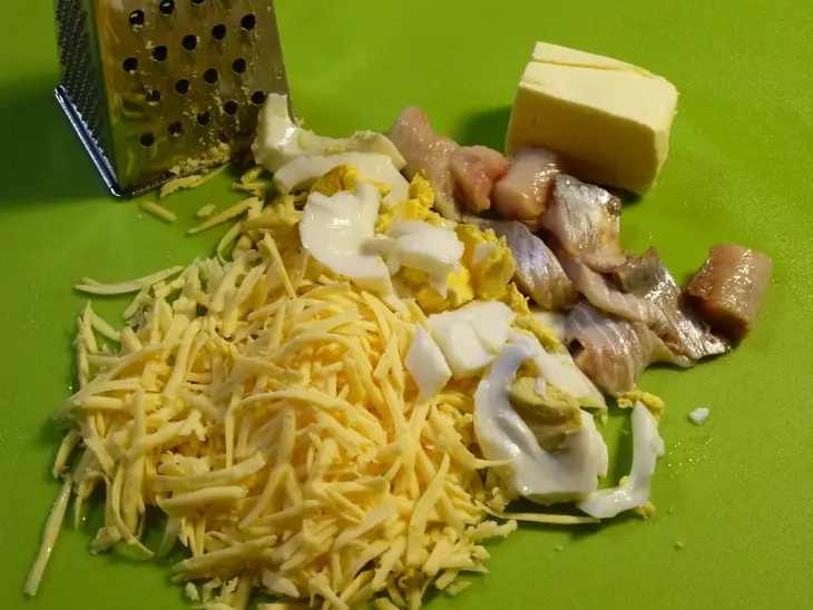 "закуска из хлебных корзиночек с семгой и каперсами": шаг 4