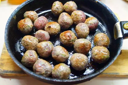 Мясные шарики в медовой глазури и кунжуте.: шаг 2