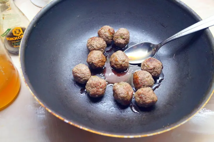 Мясные шарики в медовой глазури и кунжуте.: шаг 4