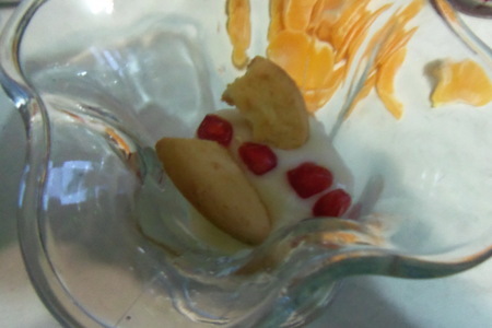 Десерт из белого шоколада с мандаринами, печеньем и гранатом: шаг 5