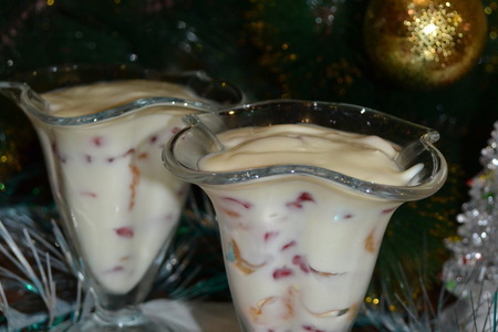 Десерт из белого шоколада с мандаринами, печеньем и гранатом: шаг 7