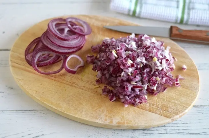 Картофельные корзиночки с селедкой и клюквой: шаг 3