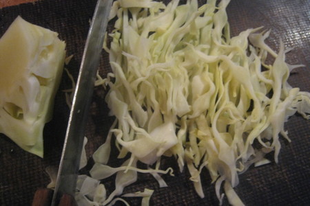 Салат из капусты и клюквы: шаг 2