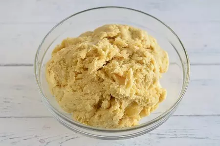 Штрудель с клюквой и яблоками: шаг 2