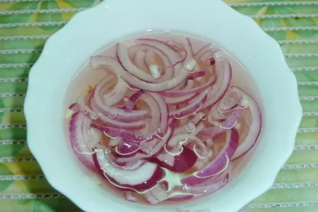 Салат "прощальноновогодний" с овощами, кальмарами и креветками: шаг 2