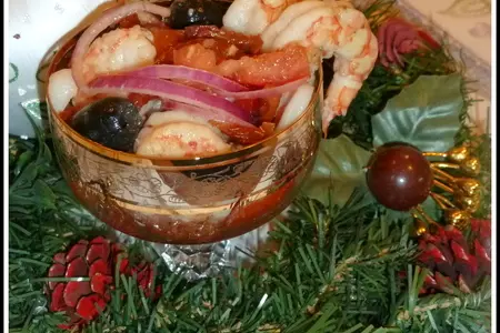 Салат "прощальноновогодний" с овощами, кальмарами и креветками: шаг 7