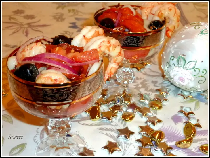 Салат "прощальноновогодний" с овощами, кальмарами и креветками: шаг 9