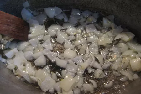 Тушеная картошка с курицей и капустой: шаг 1