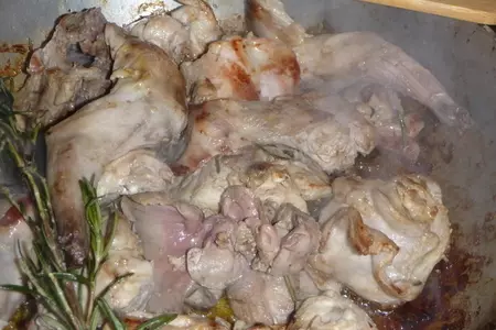 Кролик по-охотничьи с оливками: шаг 4