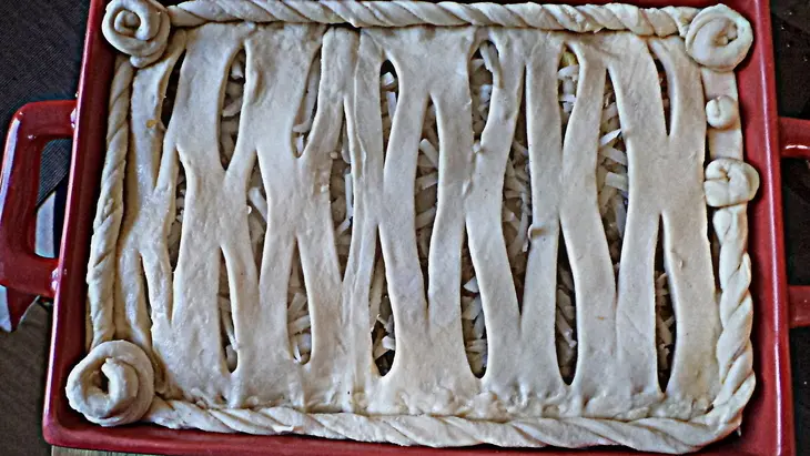 Свинина с клюквой и ананасами запеченная с сыром под румяной слоеной ажурной шапочкой!: шаг 4