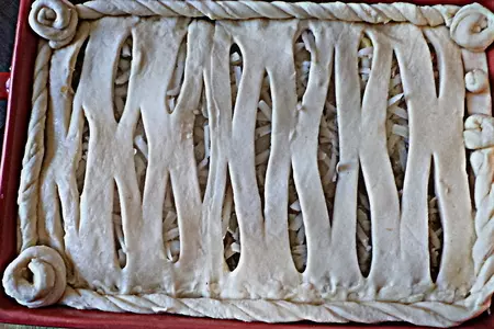 Свинина с клюквой и ананасами запеченная с сыром под румяной слоеной ажурной шапочкой!: шаг 4