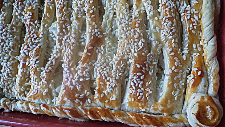 Свинина с клюквой и ананасами запеченная с сыром под румяной слоеной ажурной шапочкой!: шаг 5