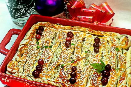 Свинина с клюквой и ананасами запеченная с сыром под румяной слоеной ажурной шапочкой!: шаг 7
