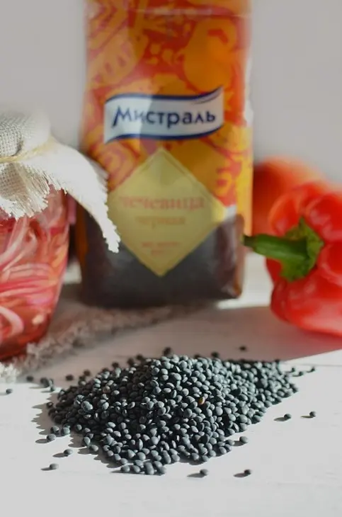 Салат из чечевицы с маринованным луком: шаг 4