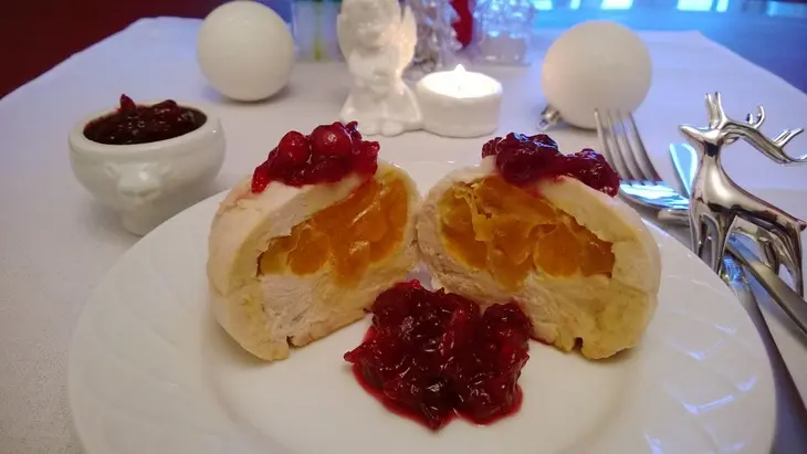 Куриные шарики с начинкой и клюквенным соусом.: шаг 6