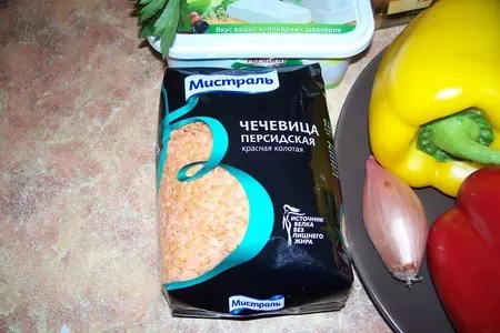 Салат из чечевицы с брынзой и овощами: шаг 2