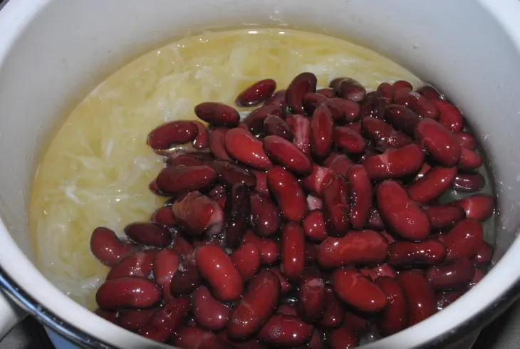 Салат раисы захаровны и постный борщ семьи кузякиных (кино-кулинарный фм): шаг 6